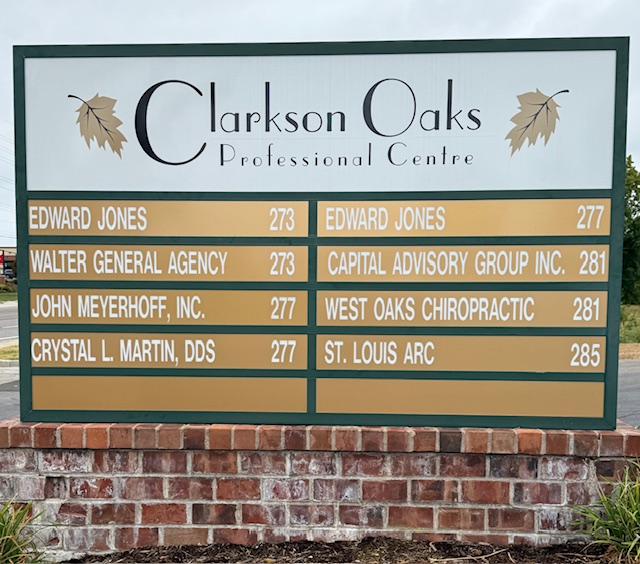 Plaza shopping center sign